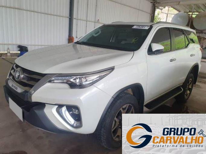 TOYOTA HILUX SW4 19/19