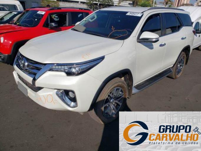 TOYOTA HILUX SW4 16/16