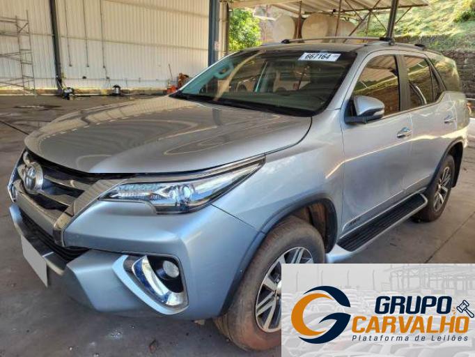 TOYOTA HILUX SW4 16/16